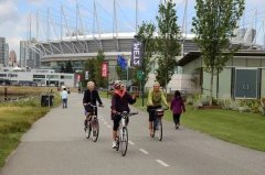 加拿大建“世界最长自行车线路” 　　