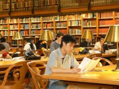 <b>英国大学PK美国大学 到底孰优孰劣？</b>